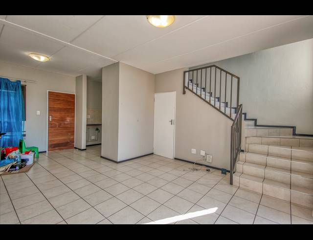 2 BEDROOM DUPLEX TO LET IN WILGEHEUWEL